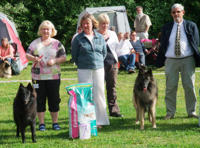 Judges Cath Bond and BIS judge Firmin Aertgeert